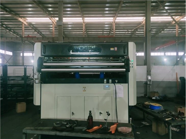 Roller Slitting Machine, Roller Slitting Paper Cutter, Hob Paper Cutter